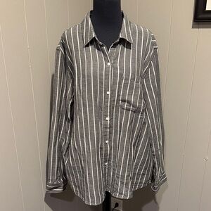 B22 Quince Women Large Charcoal and White Striped Button Down Shirt Preppy